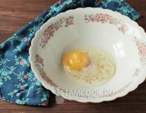 Вкусное тесто на чебуреки с водкой — простые рецепты для домашних условий